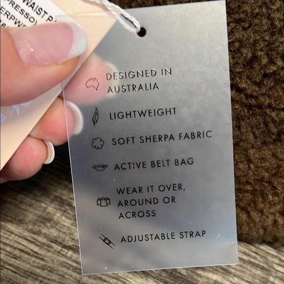 Wilo The Brand Espresso Sherpa Crossbody Bag 🤎🤍 - Picture 4 of 10